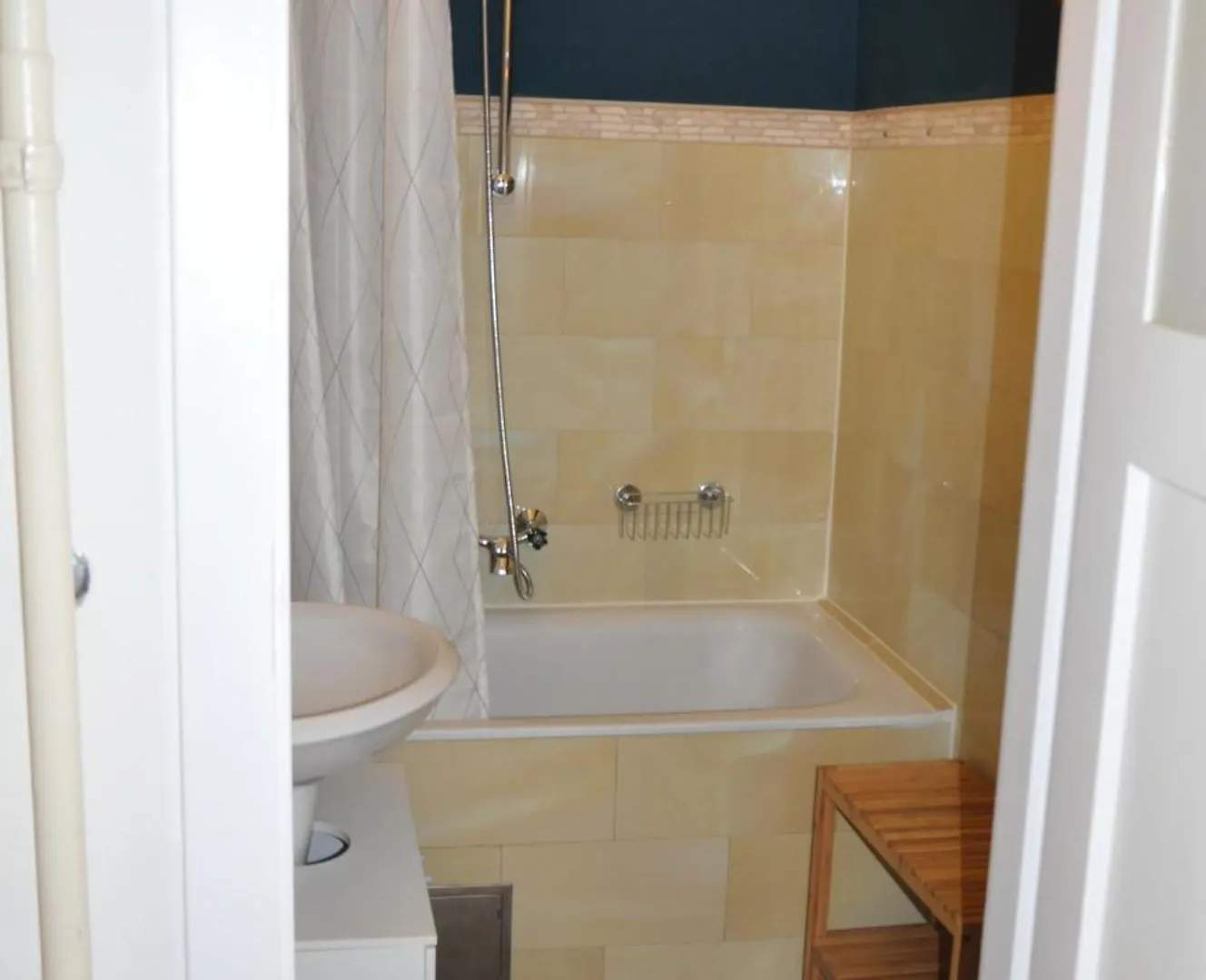 Lovely Apartment In Historic Center Vienna Austria