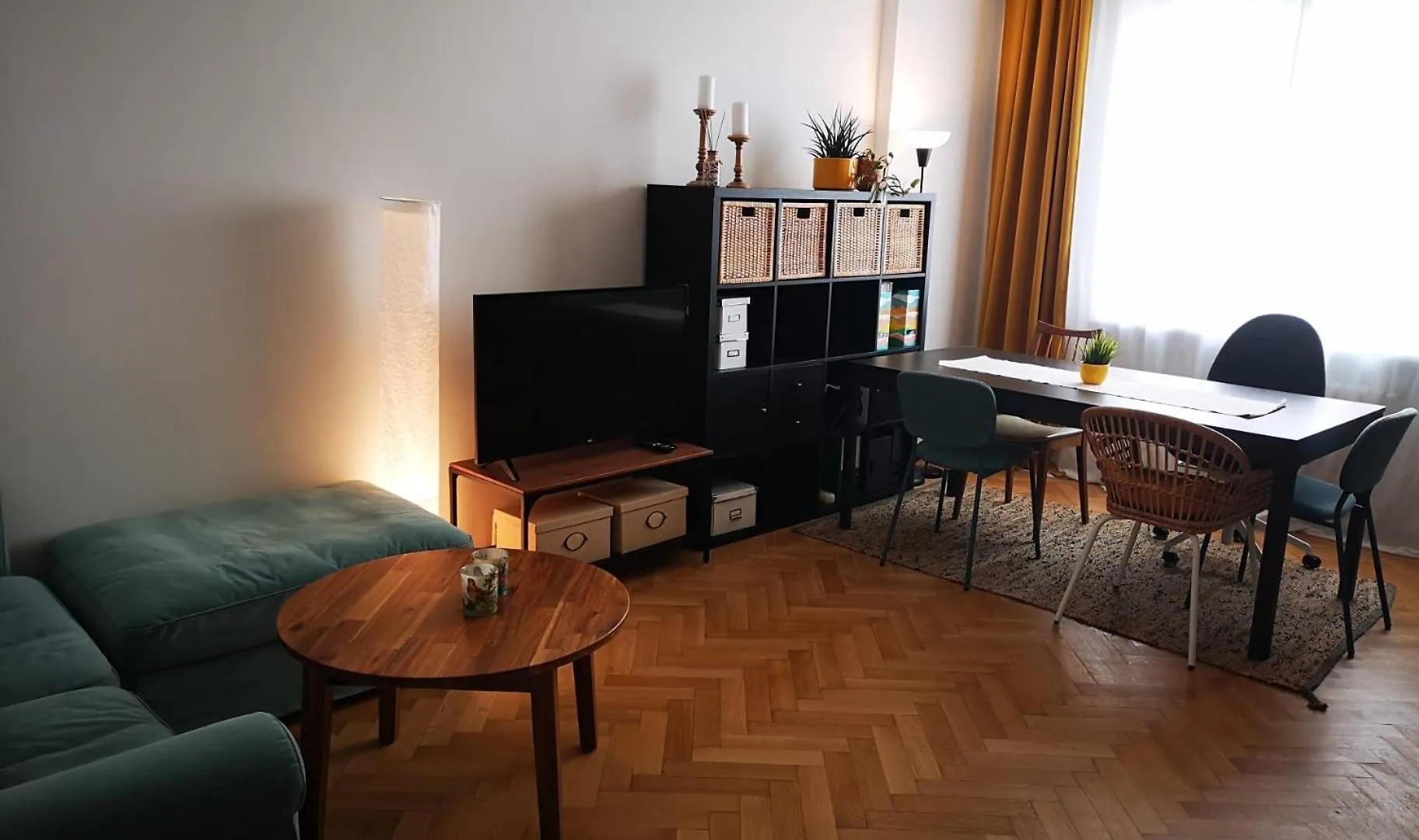 Lovely Apartment In Historic Center Vienna Austria