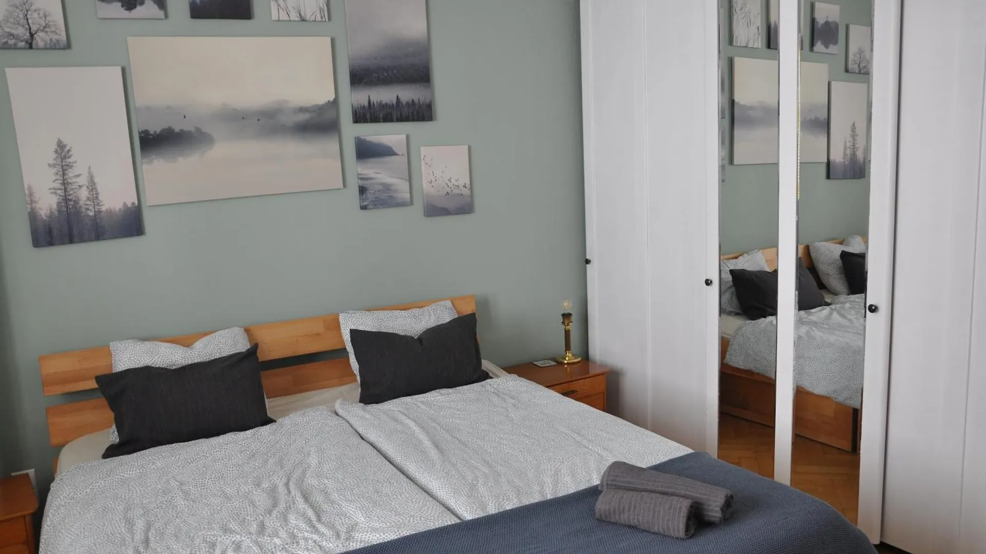 Lovely Apartment In Historic Center Vienna Austria
